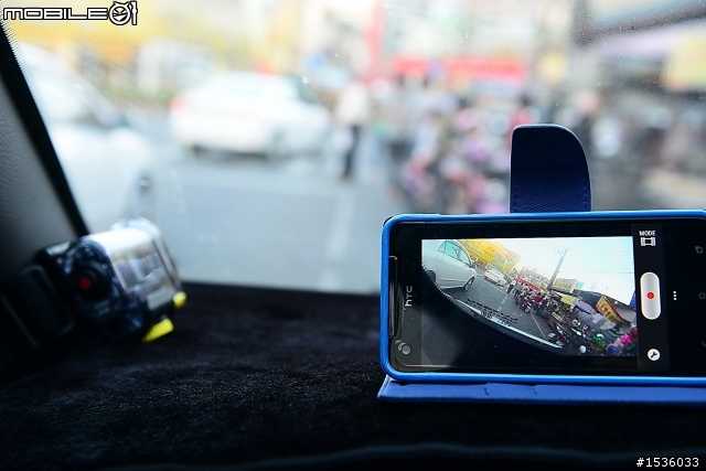 SONY HDR-AS15在Luxgen MPV上開箱,紀錄車子行進間影像資料。