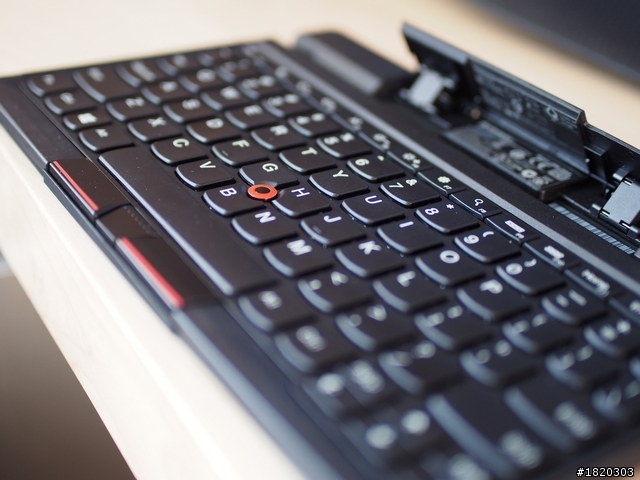 Thinkpad Tablet 2簡單開箱 + 配件(2013-02-15更新)