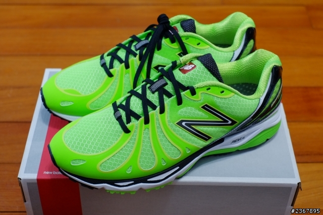 New Balance M890GY3