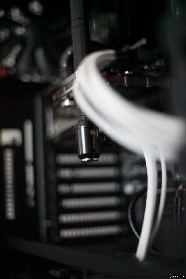 CM COSMOS II 水冷 + 外置冷排箱 作品簡圖