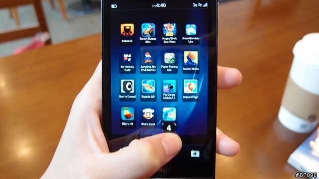 BlackBerry Z10開箱_第一篇_外型及操作介面篇