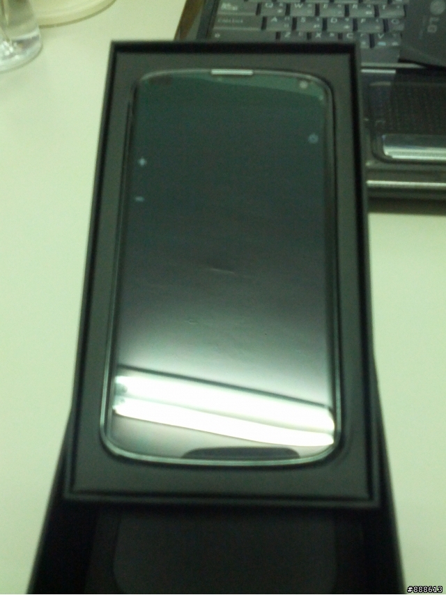(更新關稅計算)等待快一個月的Google Nexus4到手之第一次開箱文~~~~~(含購買經驗分享)