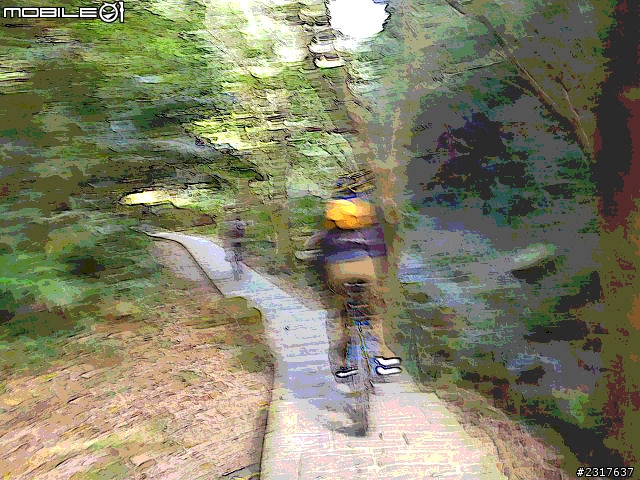 汗水印跡龍船岩