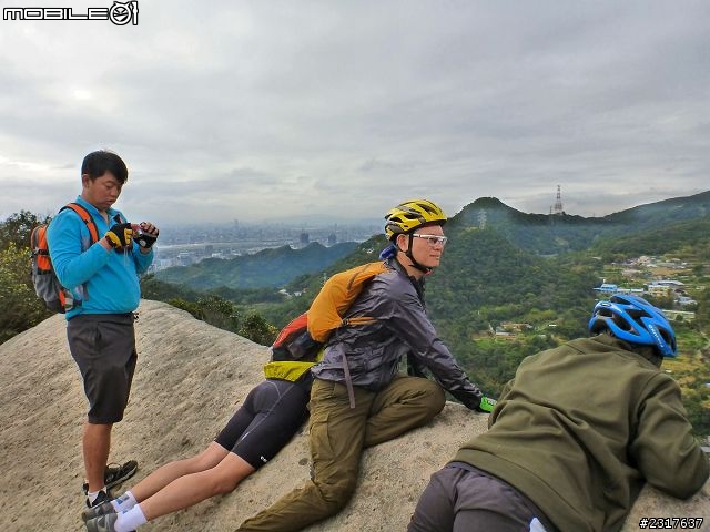 汗水印跡龍船岩