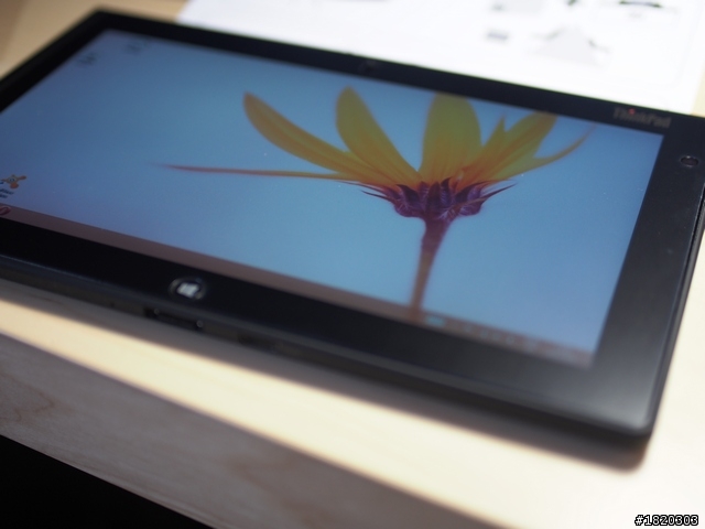 Thinkpad Tablet 2簡單開箱 + 配件(2013-02-15更新)