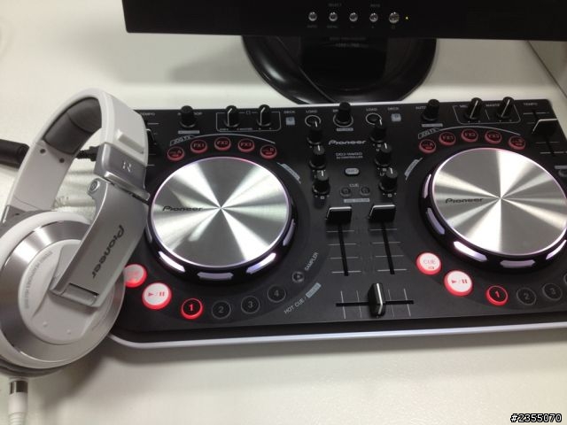開箱~Pioneer HDJ2000白色和DDJ-Wego