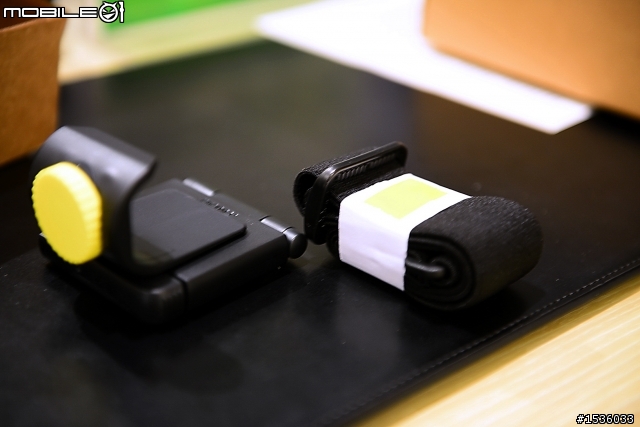 SONY HDR-AS15在Luxgen MPV上開箱,紀錄車子行進間影像資料。