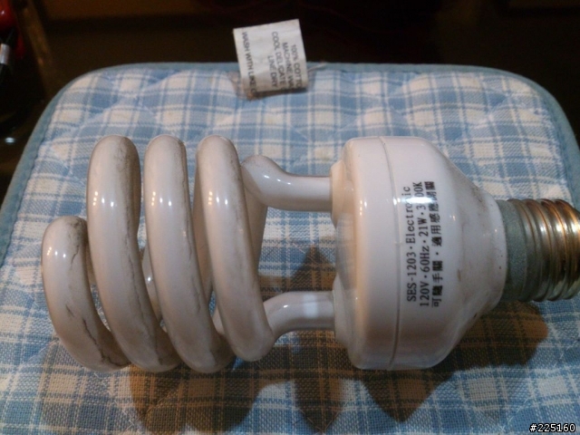 有三年保固的省電燈泡----------- 2016/02/27 LAST UPDATE ---------