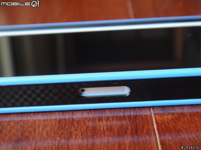 NavJack Trim 系列 iPhone5 碳纖紋路保護框開箱!