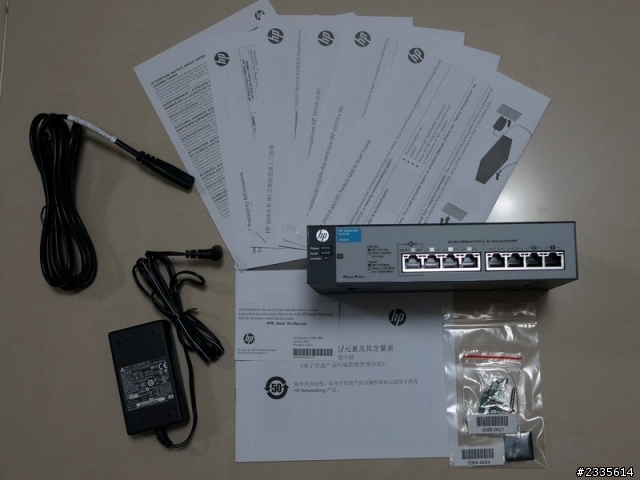 為了玩 link aggregation(LACP), 幫 DS1812+ 買的 HP 1810-8G(J9802A) V2 Switch...