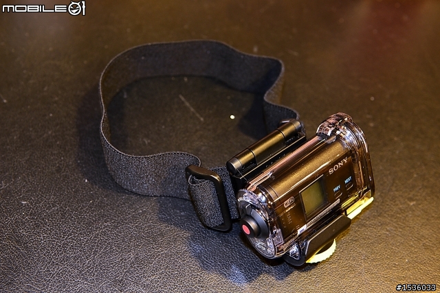 SONY HDR-AS15在Luxgen MPV上開箱,紀錄車子行進間影像資料。