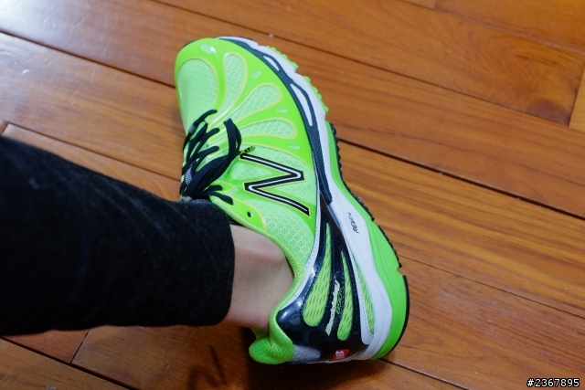 New Balance M890GY3