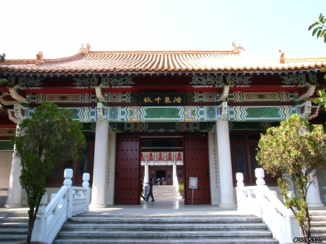 STRIDA 悠閒騎 上~忠烈祠~觀LOVE景 & 下~武德殿~欣賞古蹟