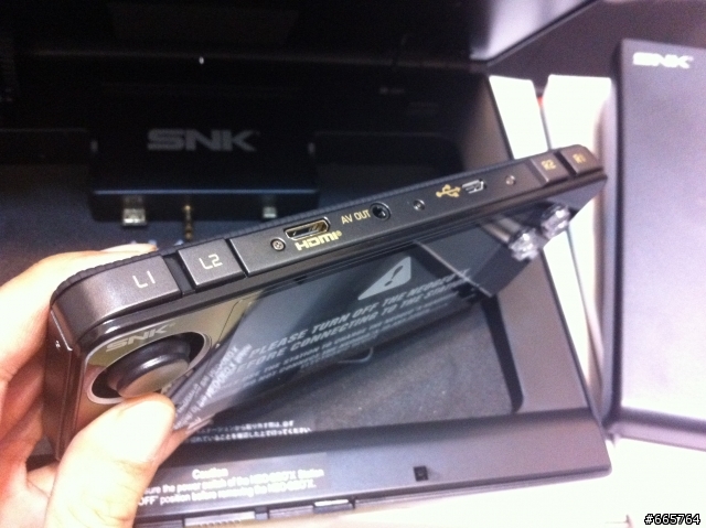 snk最後掙扎的一款 NEOGEO X 掌上機 開箱文