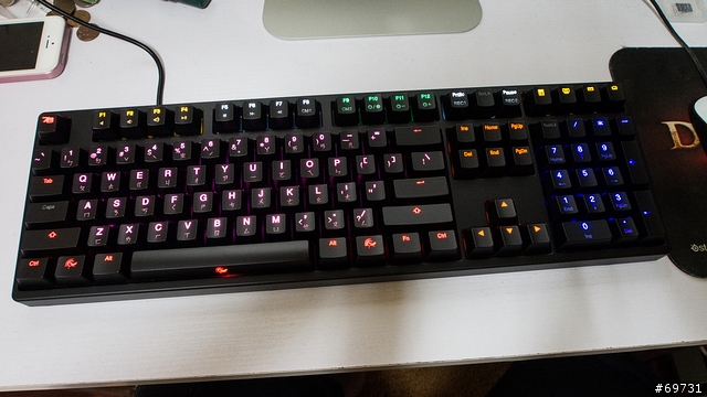 《 熊寶貝 》Ducky Shine 2 78 Version 閃吧!七彩霓虹燈