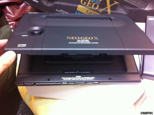 snk最後掙扎的一款 NEOGEO X 掌上機 開箱文