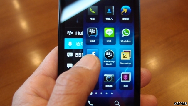 BlackBerry Z10開箱_第一篇_外型及操作介面篇