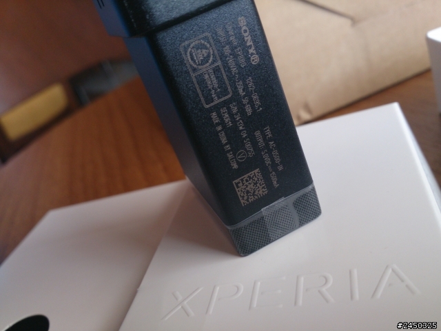 SONY XPERIA Z 於印度開箱!!!預購禮是............,