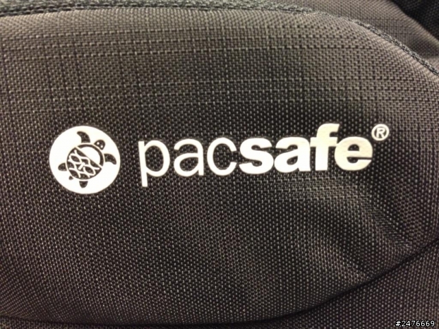 有沒人用過Pacsafe相機包?該不該買勒? 有拍圖幫忙看看