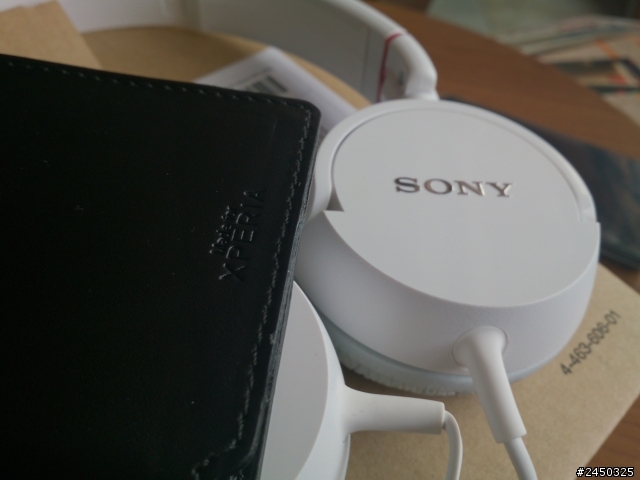SONY XPERIA Z 於印度開箱!!!預購禮是............,