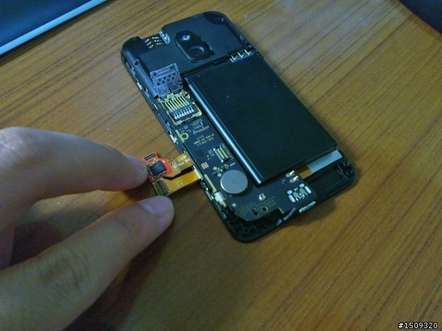 Lumia 620簡單開箱+拆解