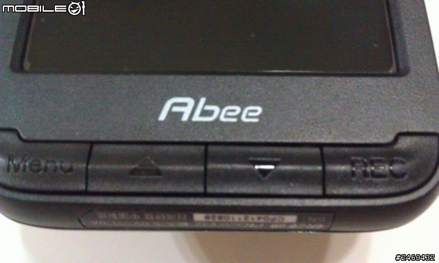 快譯通AbeeV32行車紀錄器 開箱及使用