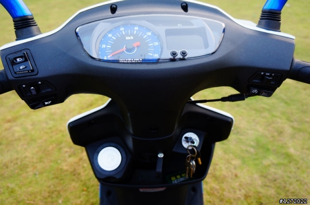 SUZUKI NEX GSR 125 藍白超越版 自HIGH小開箱