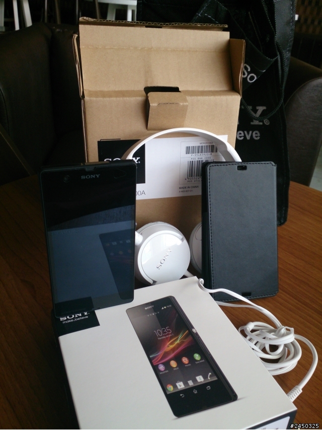 SONY XPERIA Z 於印度開箱!!!預購禮是............,