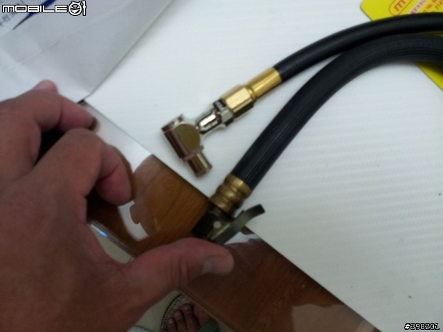 <分享>MADA 17001-1 三用胎壓表;MADA17003壓式兩用打氣頭