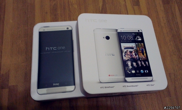 誰說女生不愛金屬..本姑娘就愛死了...HTC ONE開箱