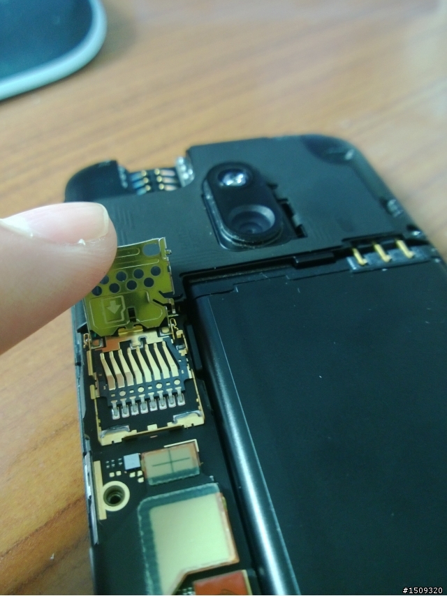 Lumia 620簡單開箱+拆解