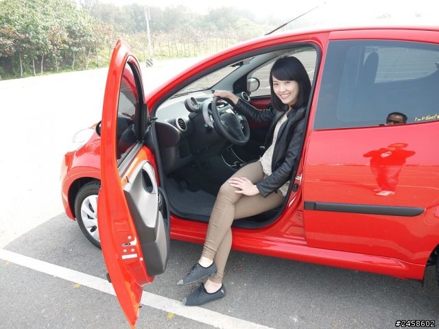 Peugeot 107 2013年式 開箱文