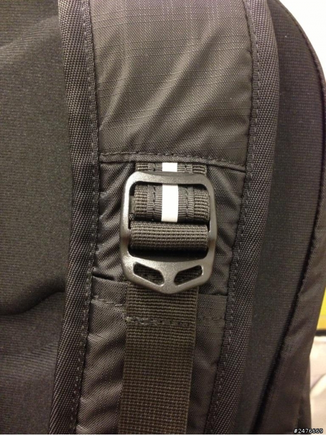 有沒人用過Pacsafe相機包?該不該買勒? 有拍圖幫忙看看