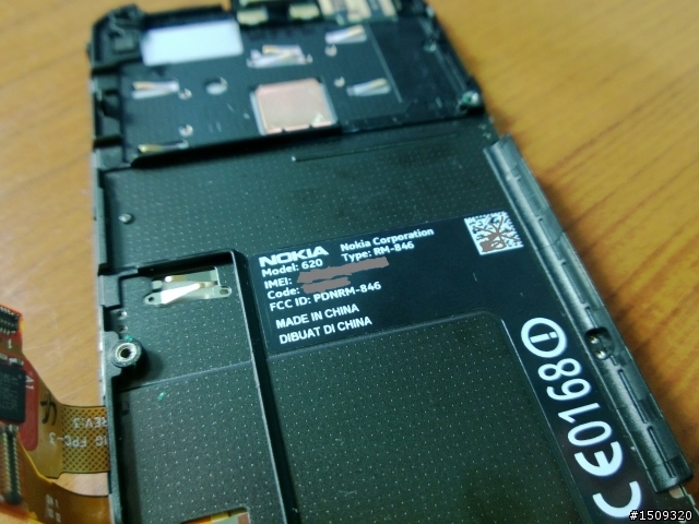 Lumia 620簡單開箱+拆解