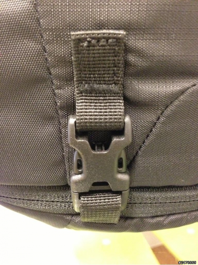 有沒人用過Pacsafe相機包?該不該買勒? 有拍圖幫忙看看