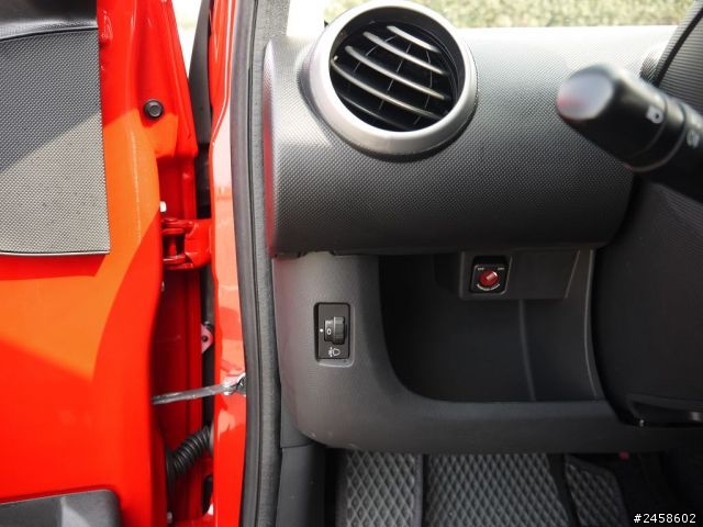 Peugeot 107 2013年式 開箱文