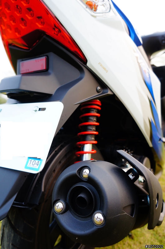 SUZUKI NEX GSR 125 藍白超越版 自HIGH小開箱