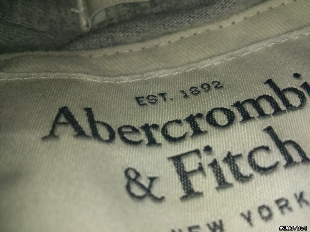 請教這幾件A&F 是否為正品 (圖多)