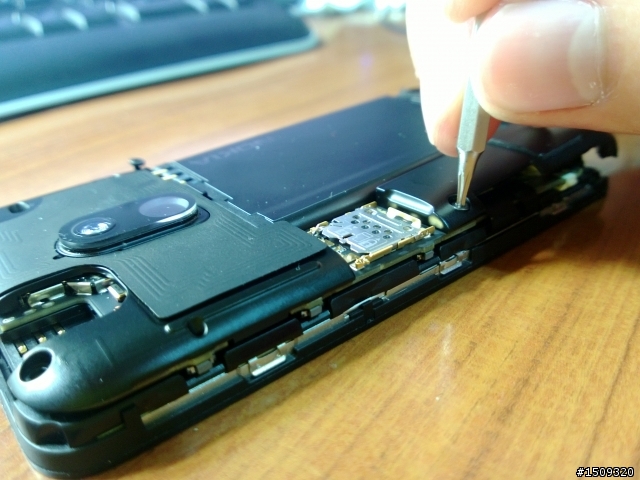 Lumia 620簡單開箱+拆解