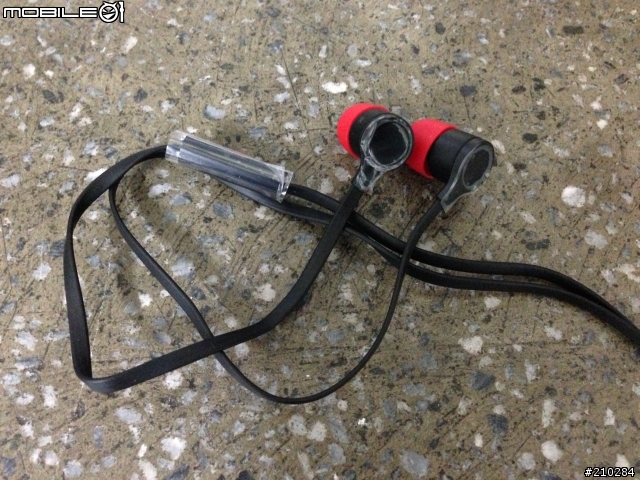 HTC ONE 入手小開箱~(圖多)