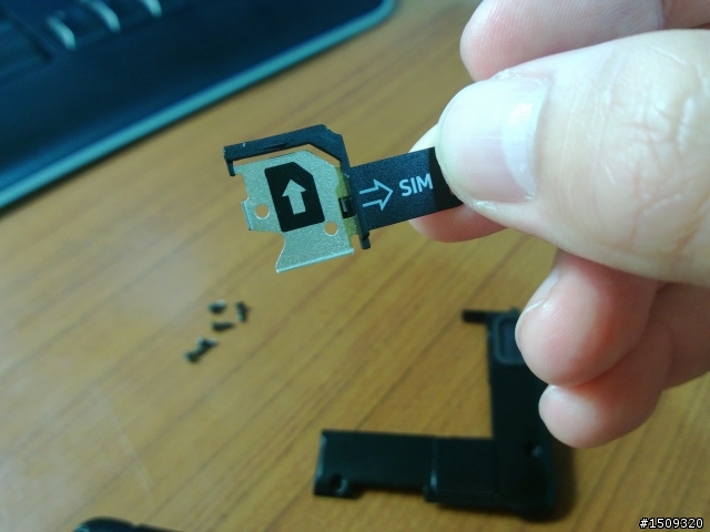 Lumia 620簡單開箱+拆解