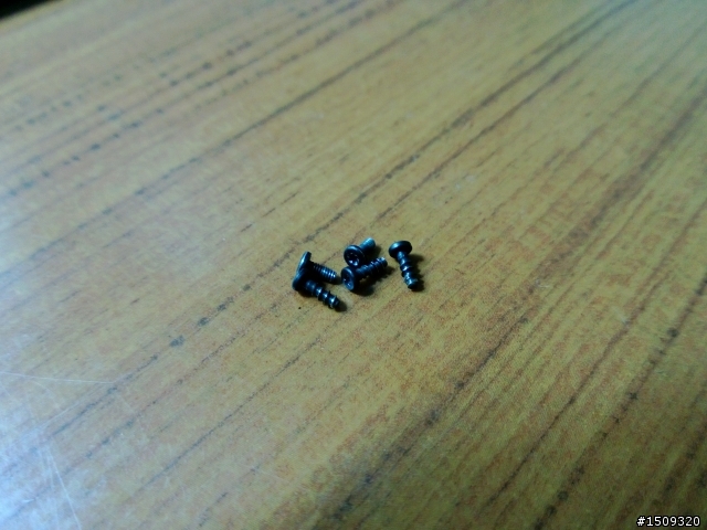 Lumia 620簡單開箱+拆解