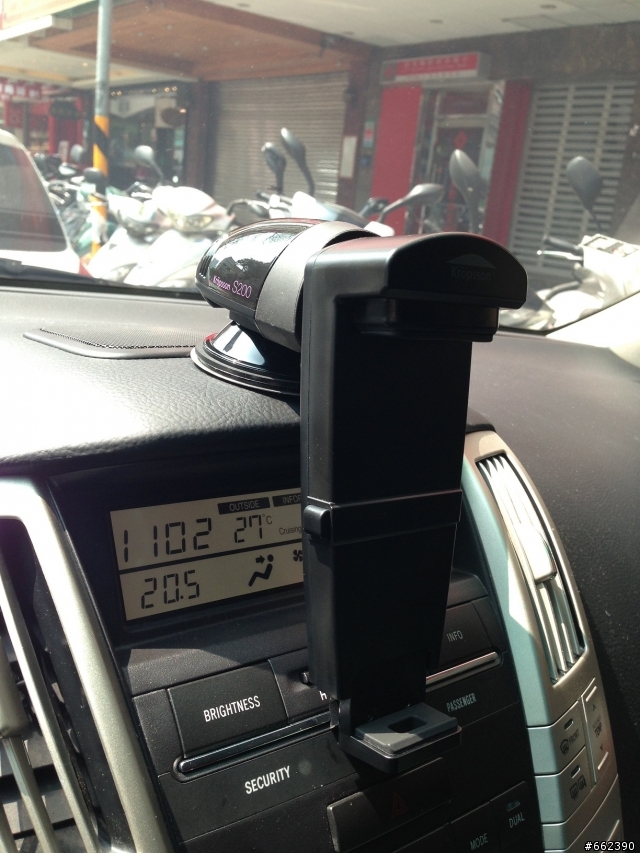 2004 LEXUS RX330與IPAD mini 相遇