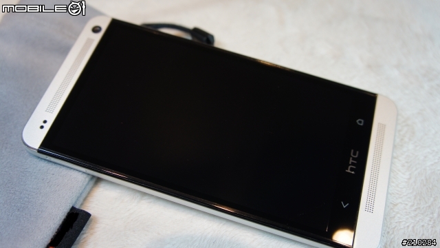 HTC ONE 入手小開箱~(圖多)
