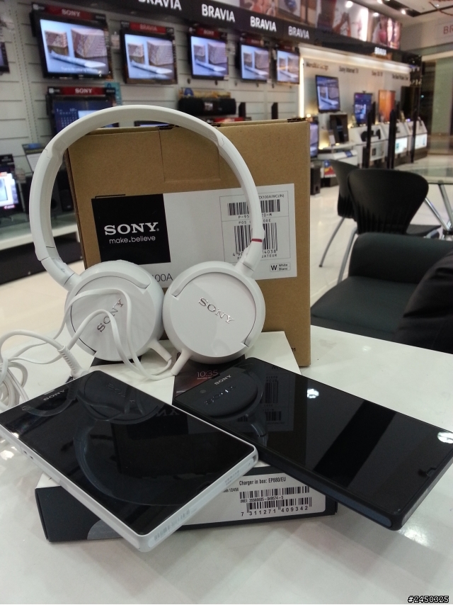 SONY XPERIA Z 於印度開箱!!!預購禮是............,