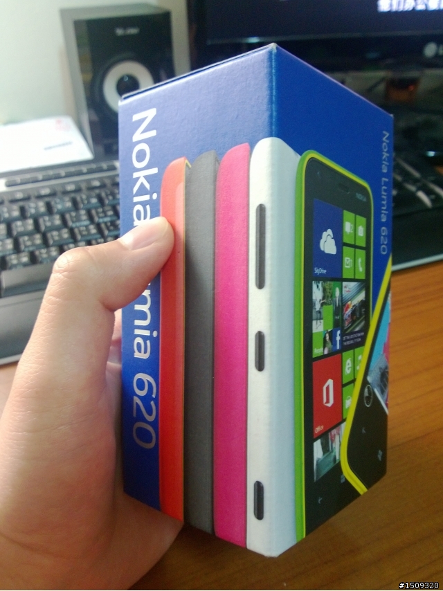 Lumia 620簡單開箱+拆解