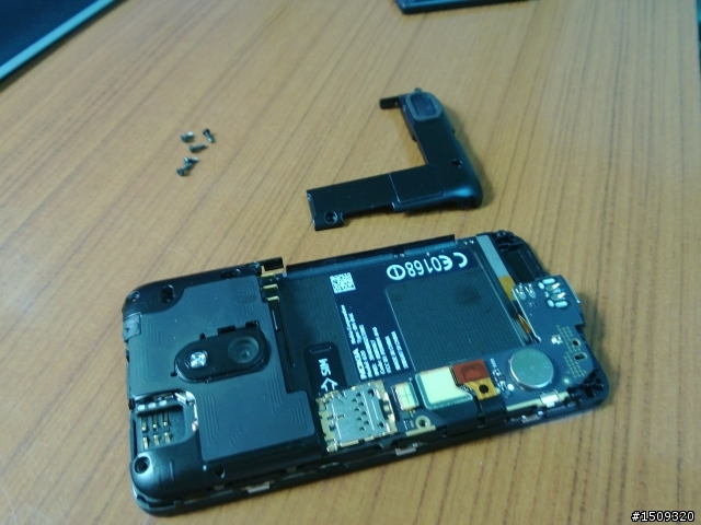 Lumia 620簡單開箱+拆解