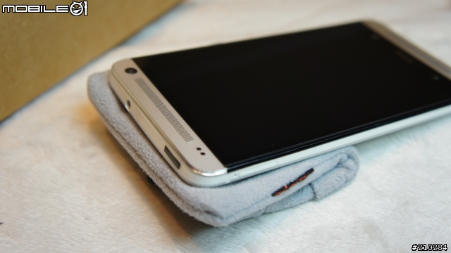 HTC ONE 入手小開箱~(圖多)