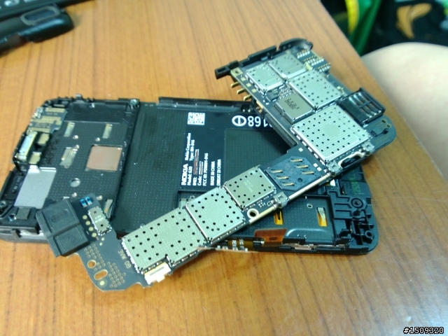 Lumia 620簡單開箱+拆解