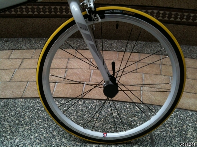 (開箱)MINI 20"小折白帥帥開箱文
